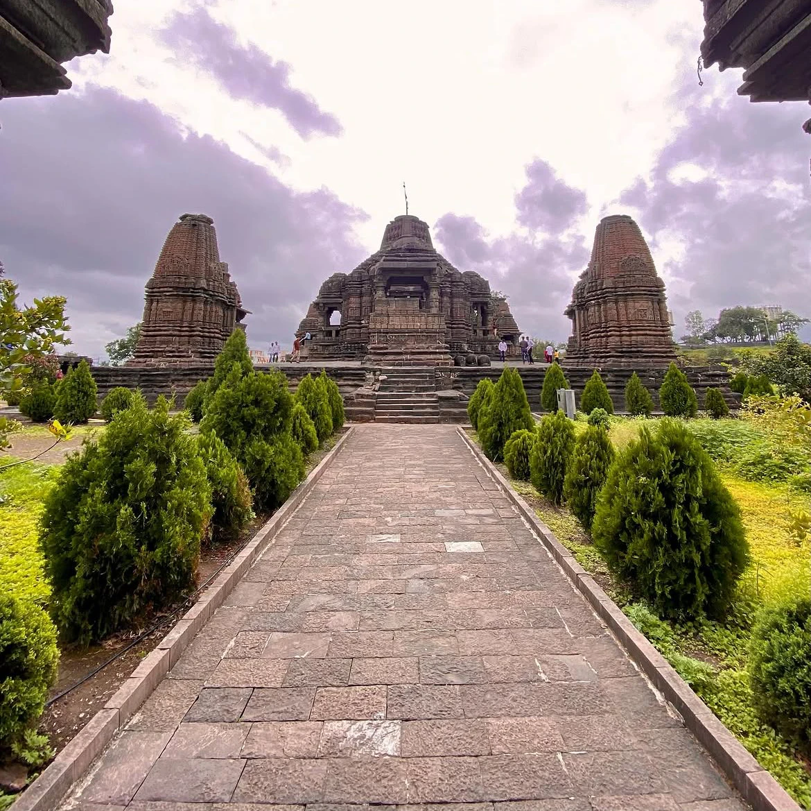 Hemadpanti architecture at Gondeshwar Temple